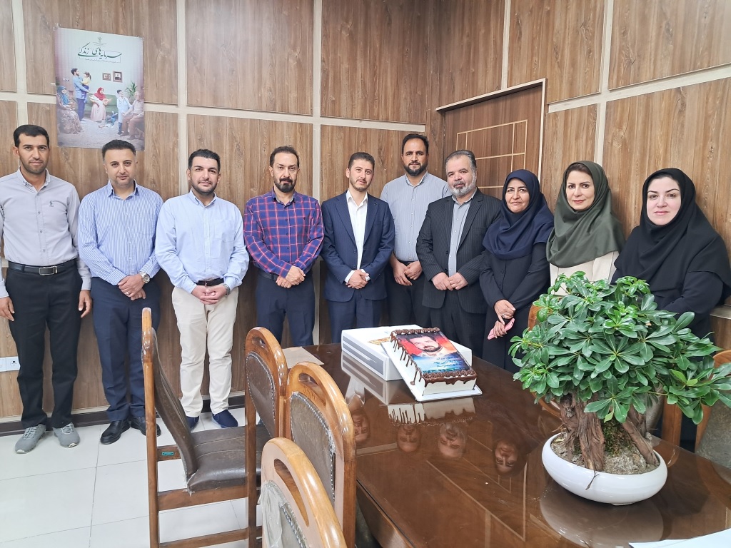 تجلیل از جناب آقای دکتر ملک پور به مناسبت روز داروساز